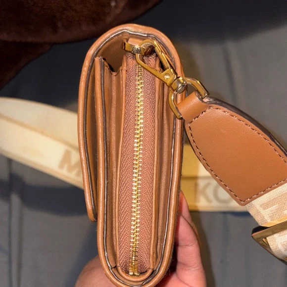 Michael Kors Blue and Brown women’s bag - Picture 6 of 8